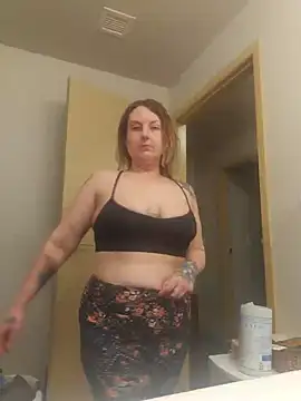 TattedMamaXOXO online show from 3, 2, 2025