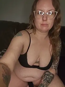 TattedMamaXOXO online show from 16, 12, 2025