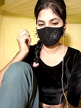 Hot couple 1 online show from 1, 10, 2025