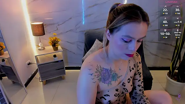 RayaCarr  online show from 30, 4, 2026