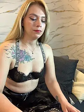 RayaCarr  online show from 28, 7, 2026
