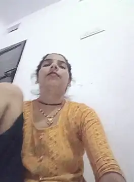 Snapshot of Bina_Bhanot chatting on 26, 9, 2025 Bina Bhanot online show from 26, 9, 2025