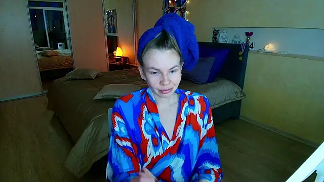 ReginaSparkle online show from 5, 3, 2025