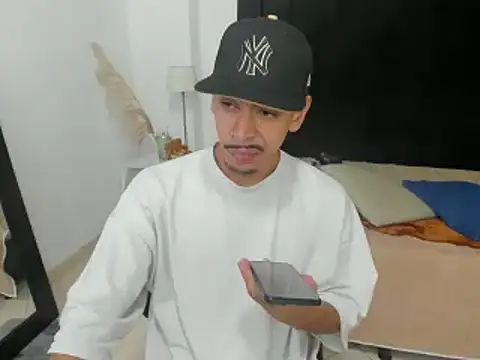 Snapshot of brad_usma chatting on 19, 2, 2025 brad usma online show from 19, 2, 2025