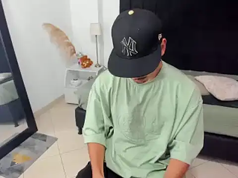 Snapshot of brad_usma chatting on 1, 3, 2025 brad usma online show from 1, 3, 2025