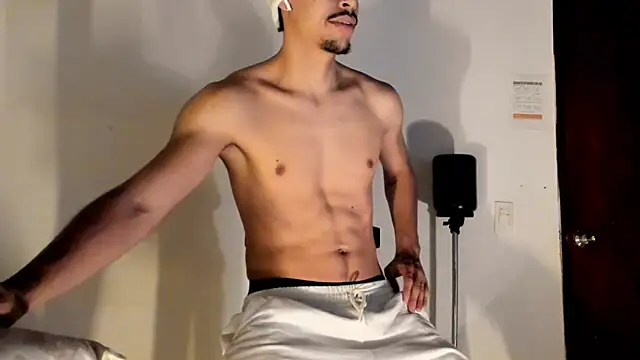 Snapshot of brad_usma chatting on 6, 10, 2025 brad usma online show from 6, 10, 2025