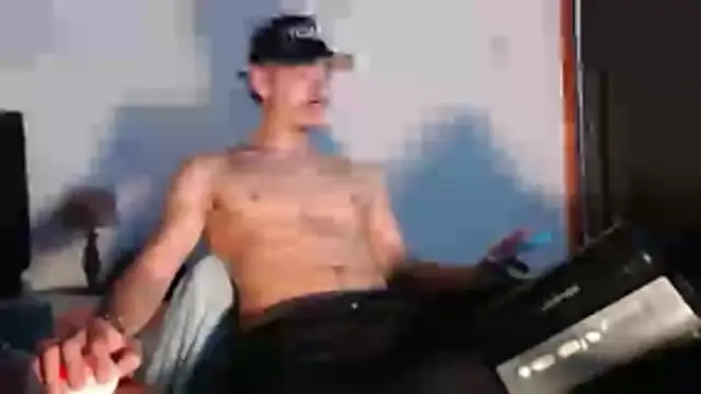 Snapshot of brad_usma chatting on 15, 10, 2025 brad usma online show from 15, 10, 2025