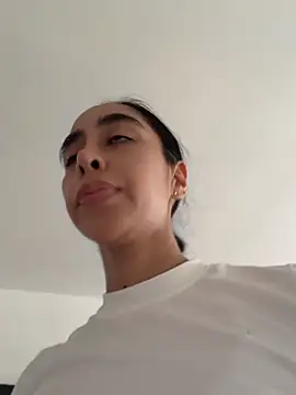 Snapshot of sophierooy22 chatting on 6, 7, 2026 sophierooy22 online show from 6, 7, 2026