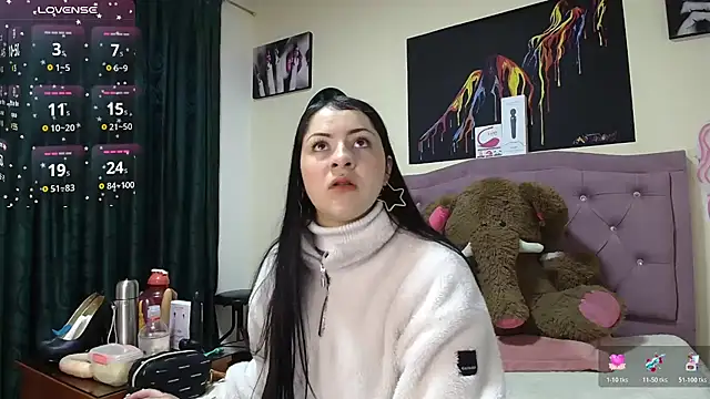 Emmie Hot online show from 19, 1, 2026