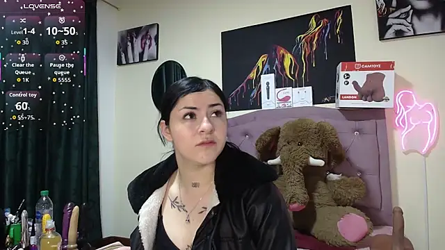 Emmie Hot online show from 4, 6, 2026
