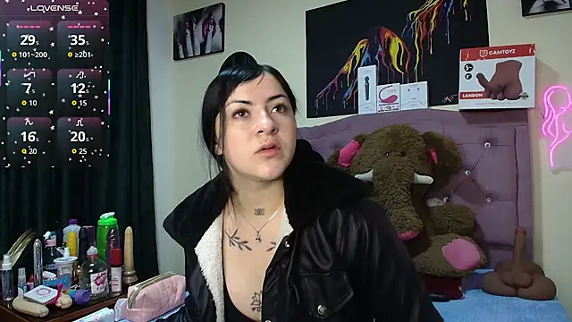 Emmie Hot online show from 11, 7, 2026
