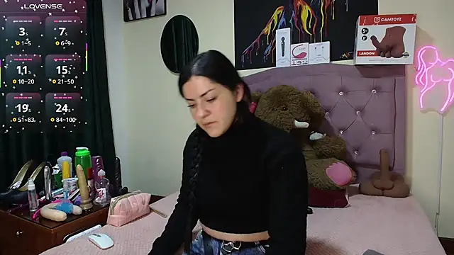 Emmie Hot online show from 14, 7, 2026