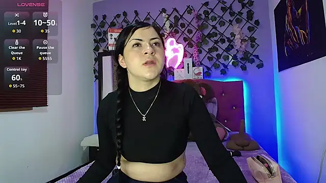 Emmie Hot online show from 23, 7, 2026