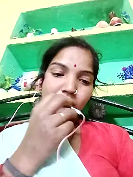 Snapshot of Bhuvi_Bedi chatting on 2, 2, 2025 Bhuvi Bedi online show from 2, 2, 2025