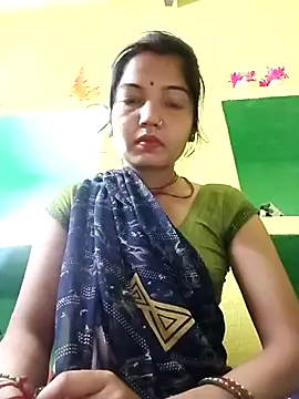 Snapshot of Bhuvi_Bedi chatting on 2, 3, 2025 Bhuvi Bedi online show from 2, 3, 2025