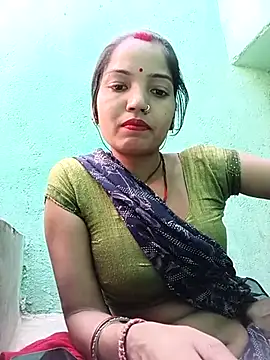 Snapshot of Bhuvi_Bedi chatting on 8, 3, 2025 Bhuvi Bedi online show from 8, 3, 2025