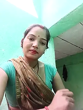 Snapshot of Bhuvi_Bedi chatting on 9, 3, 2025 Bhuvi Bedi online show from 9, 3, 2025