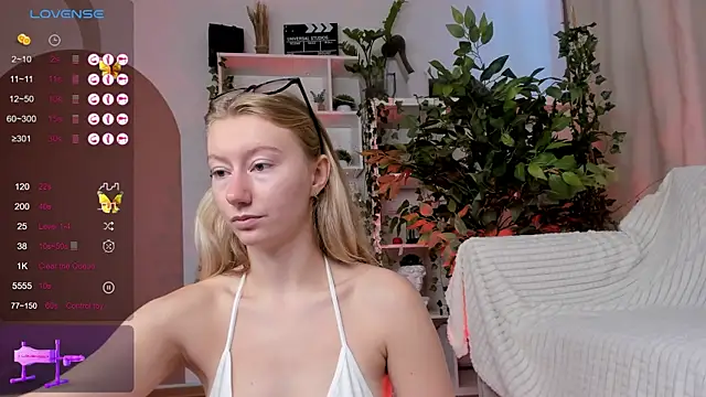 Snapshot of Rachel_Rut chatting on 24, 9, 2025 Rachel Rut online show from 24, 9, 2025