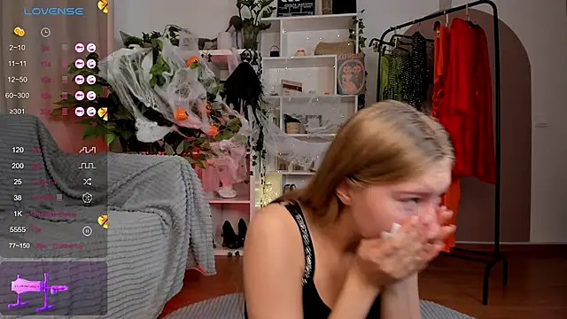 Snapshot of Rachel_Rut chatting on 21, 10, 2025 Rachel Rut online show from 21, 10, 2025