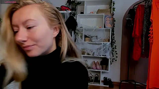 Snapshot of Rachel_Rut chatting on 25, 10, 2025 Rachel Rut online show from 25, 10, 2025