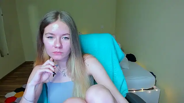 EmilyPaw online show from 18, 2, 2025