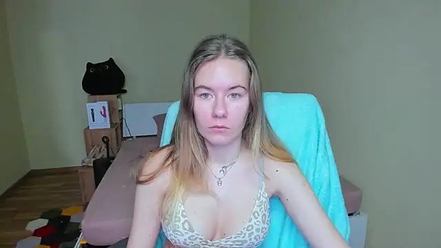 EmilyPaw online show from 19, 3, 2025