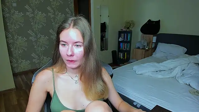 EmilyPaw online show from 4, 10, 2025