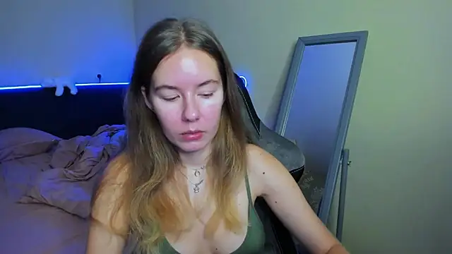 EmilyPaw online show from 18, 11, 2025