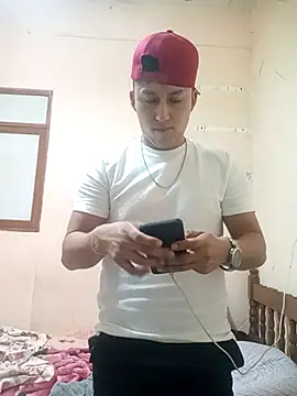 Snapshot of LuisMex1998 chatting on 24, 11, 2025 LuisMex1998 online show from 24, 11, 2025