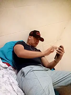 Snapshot of LuisMex1998 chatting on 16, 3, 2026 LuisMex1998 online show from 16, 3, 2026