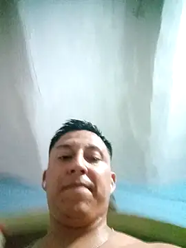 Snapshot of LuisMex1998 chatting on 29, 3, 2026 LuisMex1998 online show from 29, 3, 2026