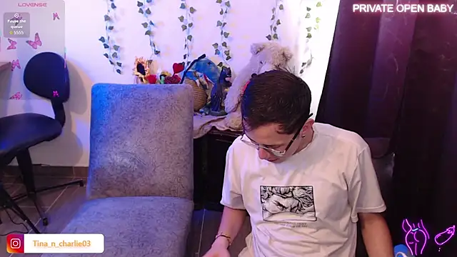 Snapshot of Tina_4_Charlie chatting on 28, 11, 2025 Tina 4 Charlie online show from 28, 11, 2025