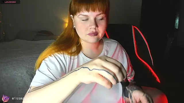 Snapshot of missmayaqueen chatting on 24, 5, 2026 missmayaqueen online show from 24, 5, 2026