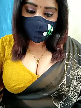 Queenflowerr online show from 6, 5, 2026