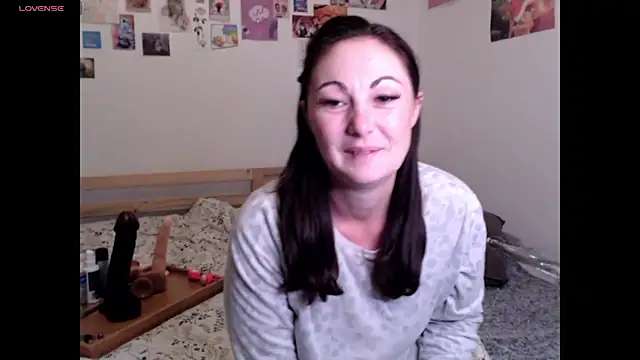 AdorahB3ll3 online show from 11, 11, 2025