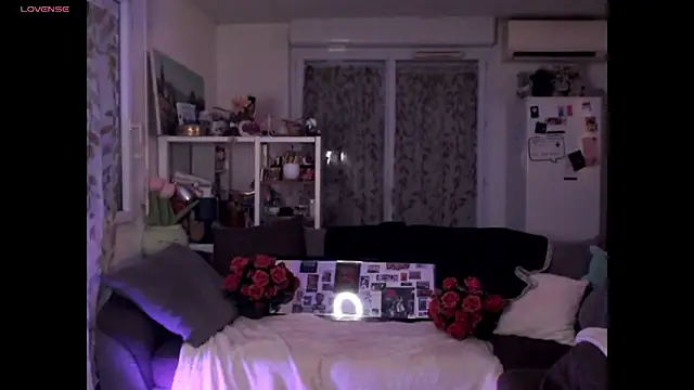 AdorahB3ll3 online show from 18, 1, 2026