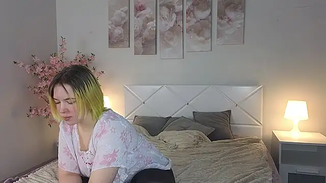 Manic pixie  online show from 5, 2, 2025