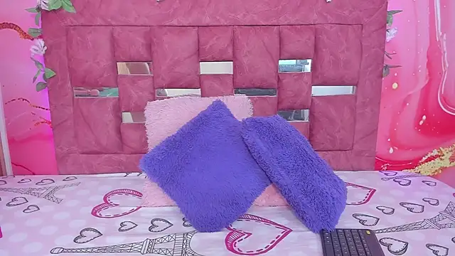 scarlett  evans  online show from 2, 12, 2025