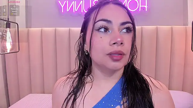 Naomymonroe  online show from 2, 8, 2026