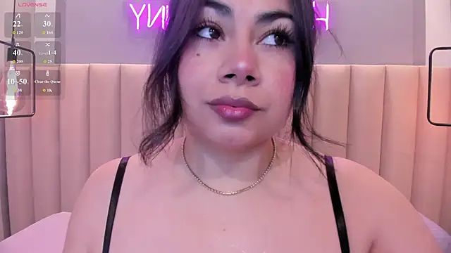 Naomymonroe  online show from 4, 8, 2026