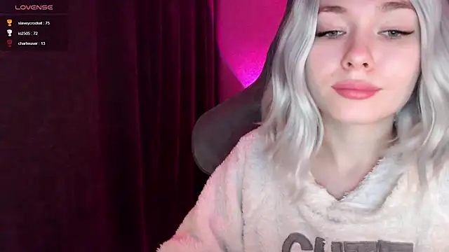 Ohmy Nora  online show from 7, 3, 2025