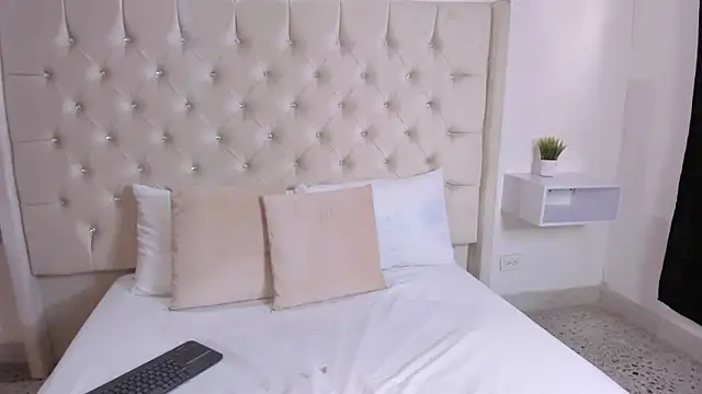 Snapshot of bella_bloomg chatting on 18, 3, 2025 bella bloomg online show from 18, 3, 2025