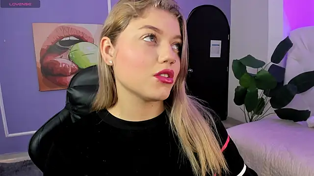 alaia greyy online show from 25, 11, 2025