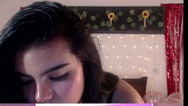 saray  jones online show from 14, 2, 2025