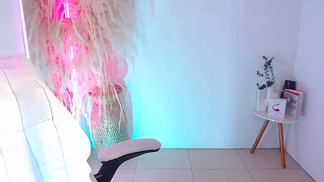 Snapshot of Sofi_BBW chatting on 7, 10, 2025 Sofi BBW online show from 7, 10, 2025