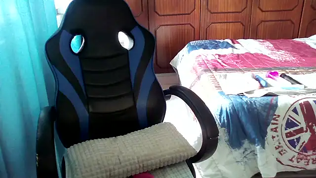 Snapshot of bunnyfox420 chatting on 21, 10, 2025 bunnyfox420 online show from 21, 10, 2025