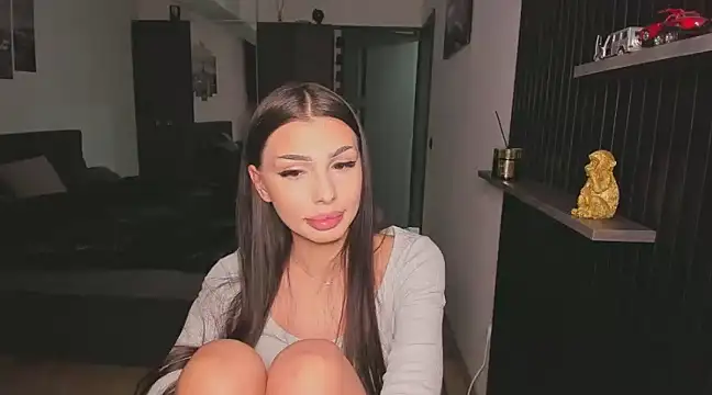 Snapshot of HelenShawn chatting on 24, 1, 2025 HelenShawn online show from 24, 1, 2025