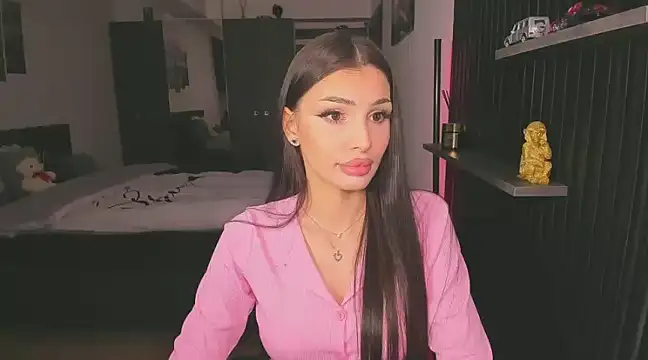 Snapshot of HelenShawn chatting on 4, 2, 2025 HelenShawn online show from 4, 2, 2025