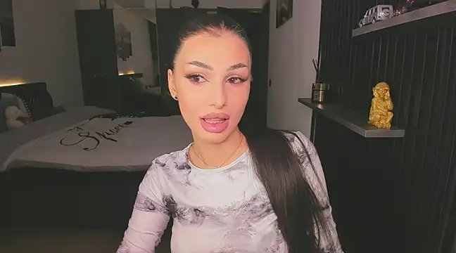 Snapshot of HelenShawn chatting on 8, 2, 2025 HelenShawn online show from 8, 2, 2025