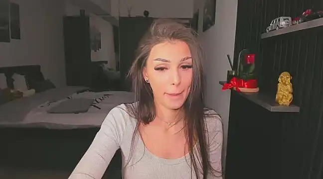 Snapshot of HelenShawn chatting on 13, 2, 2025 HelenShawn online show from 13, 2, 2025